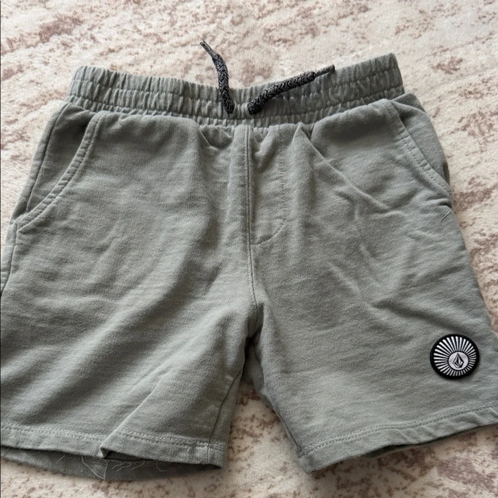Volcom Kids Multi-Color T-Shirt and Short Lot - Picture 5 of 13